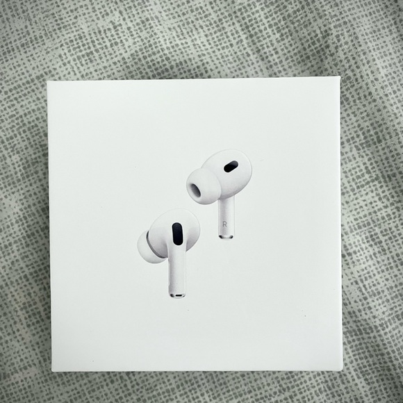 Apple AirPods Pro 2nd Gen with MagSafe case and Active Noise Cancellation - Picture 1 of 8